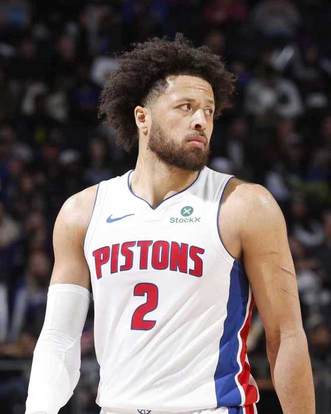 鞏固東部第一！布克傷停活塞16分逆轉(zhuǎn)太陽 狄龍6犯阿倫33分