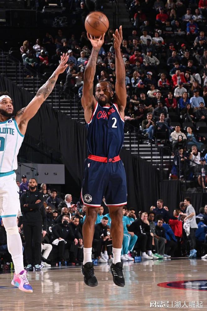 萊納德35+5快船擊敗黃蜂3連勝，哈登32+4+10鮑爾25+9+5