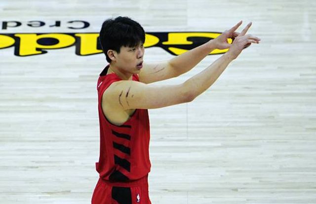 隊記：楊瀚森在NBA賽場掙扎有三大原因 對他的長期未來仍充滿信心