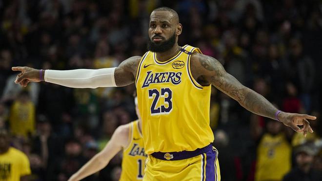 有些糾結(jié)？Shams：詹姆斯還沒想好賽季結(jié)束后是退役還是換隊