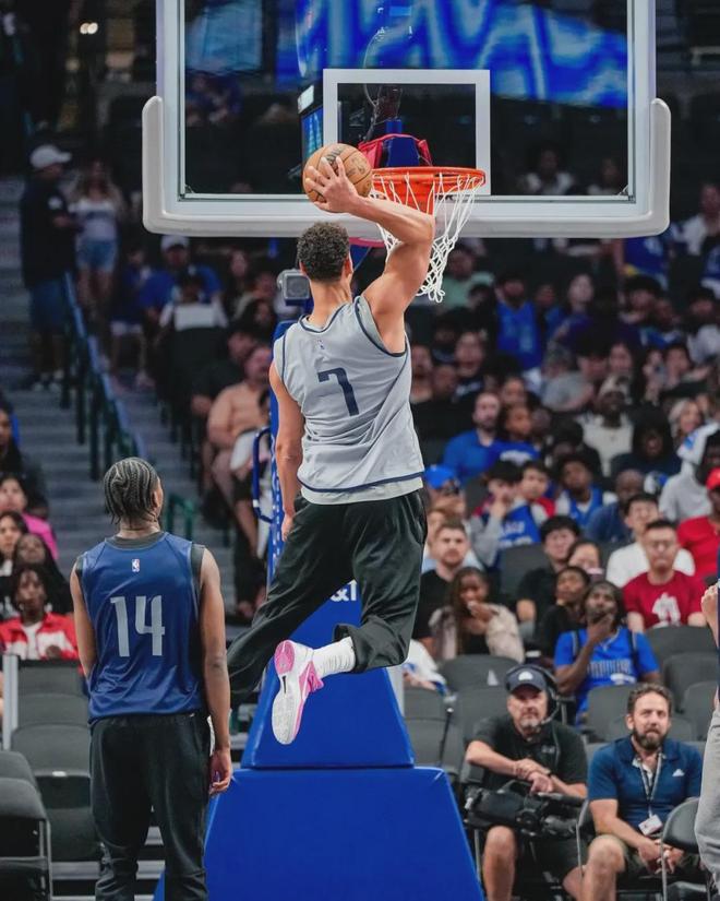 帶著母親遺愿戰(zhàn)斗12年，交易添頭成了隊魂